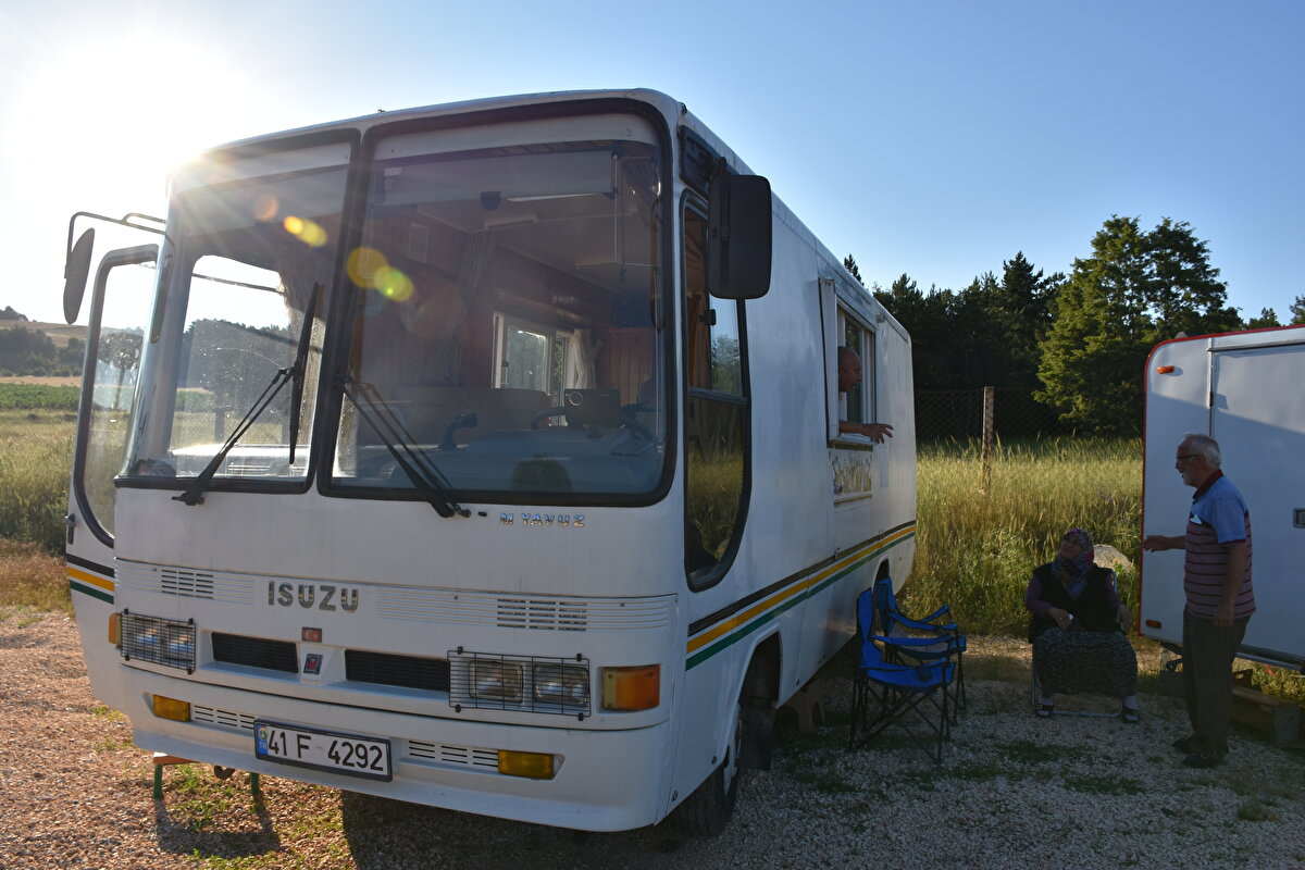 Yavuz, uzun yıllar çok çalıştığını, işlerini çocuklarına devretmesinin ardından gezmeye karar verdiğini dile getirdi.