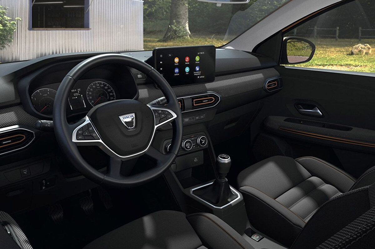 Dacia'dan yapılan açıklamaya göre, 1.500 TL yakıt hediyesi ve 1.000 TL Dacia Kasko indiriminden de yararlanılabilen kampanya kapsamında, 1 yıl uzatılmış garanti ve ilk periyodik bakım paketi de sunuluyor.
