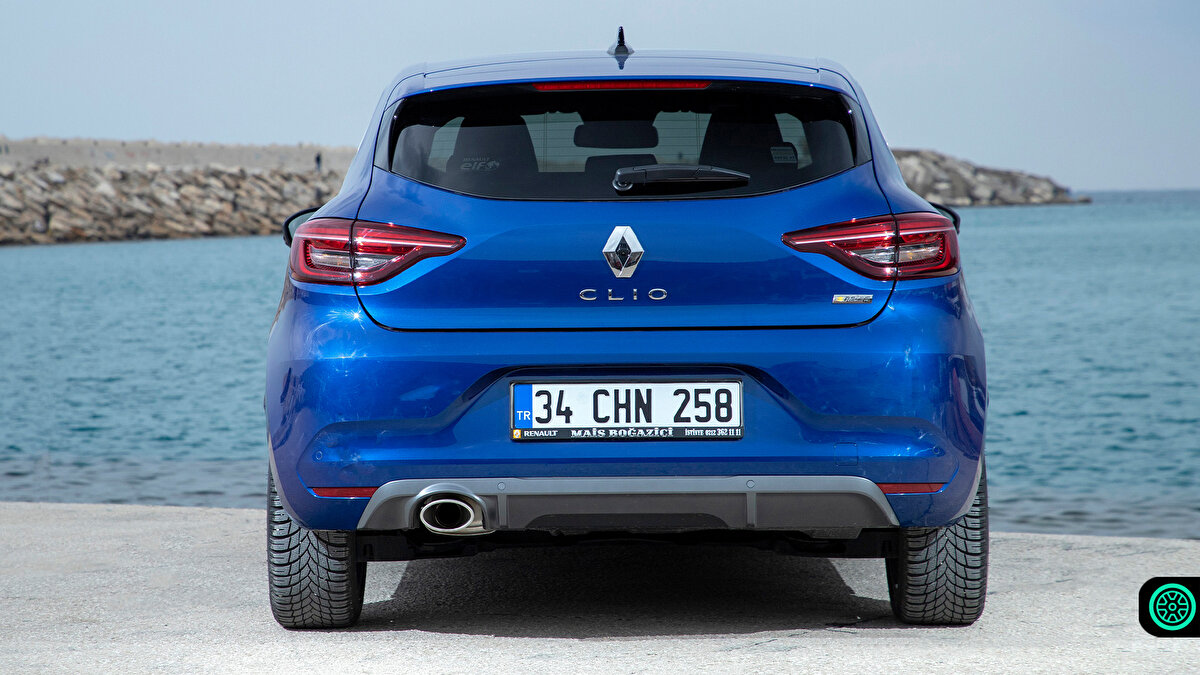 Renault’un B-Sedan segmentindeki yeni temsilcisi Taliant’ın yanı sıra, Yeni Clio ve Megane Sedan'ın 2021 model yılı versiyonlarında 3 bin TL'lik takas indirimi sunuluyor.
