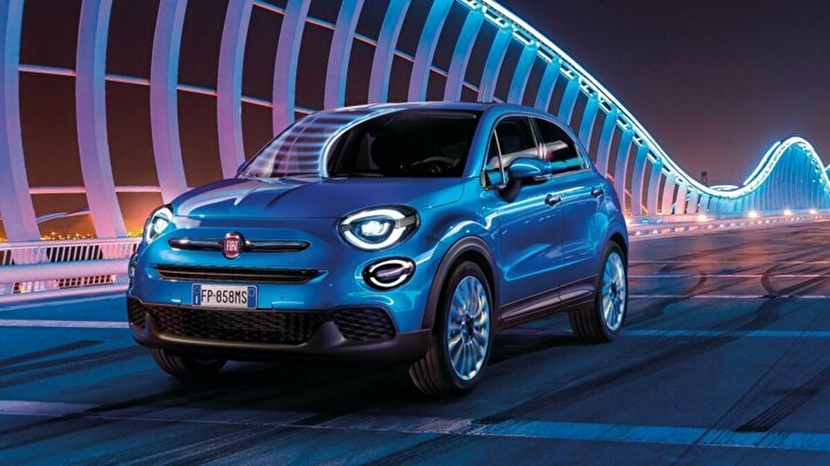 ​Fiat 5ooL 50.000 TL 12 ay 0,99% faizle satışa sunulurken, 2020 model Fiat 5ooX ise 69.000 TL'ye varan indirim fırsatıyla alıcılarını bekliyor.
