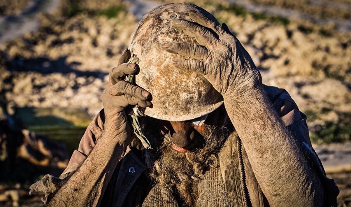 İran'ın Farashband bölgesindeki bir köyde yaşayan 85 yaşındaki Amoo Hadji dudak uçuklatacak cinsten bir özelliğe sahip.