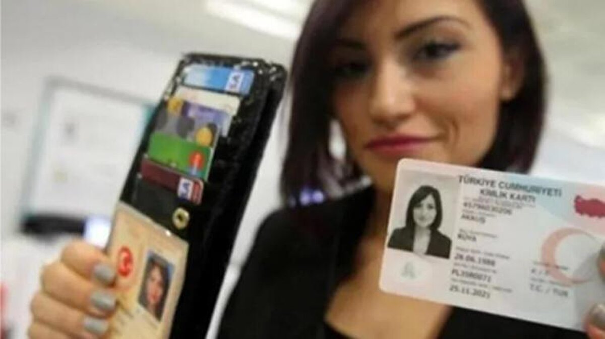 Sistemin hayata geçirileceği alanlar hakkında bilgi veren Soylu, projenin bütçeye de katkı sunacağını kaydetti. İçişleri Bakanı Soylu, Dünyanın neresinde 'patates hat' diye bir şey var? Farklı kimliklerle alınan hatlar var. Bu birilerini üzecektir ama hakkaniyeti sağlam bir hale getirecektir. Birilerinin yerine ÖSYM sınavlarına girdiler. Birilerinin yerine başka sınavlara girmenin de önüne geçecek. dedi. Nüfus ve Vatandaşlık İşleri Genel Müdürlüğü ile dijital dönüşüm alanındaki çalışmaları anlatan Soylu, pasaport, sürücü belgesi ve kimlik kartlarının tek bir nokta olarak nüfus müdürlüklerinden verilmesini sağlayan Üçü bir yerde projesinin yürütülen önemli çalışmalar arasında yer aldığını söyledi.Soylu, uygulama kapsamında 65,4 milyon kimlik kartı, 12,4 milyon sürücü belgesi ile 5,7 milyon pasaportun teslim edildiğini bildirdi.