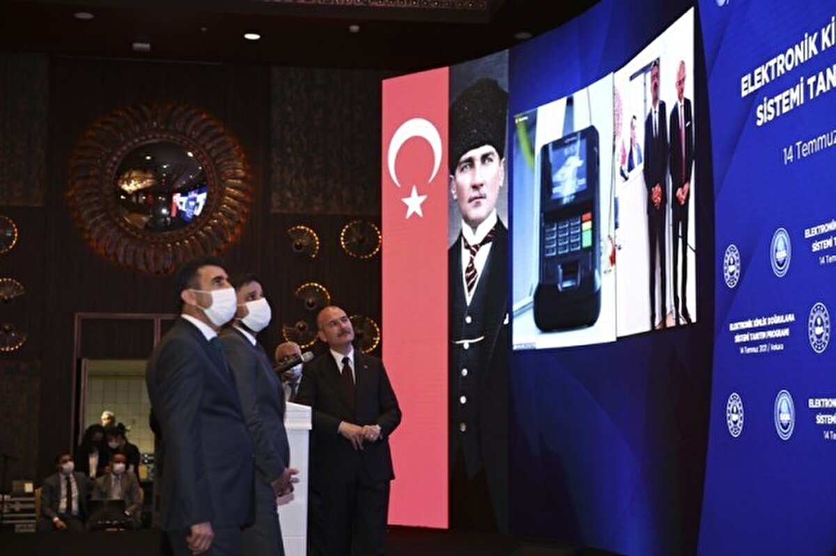 Gündelik hayatımıza doğrudan katkı yapacaktır. Bu proje, yaşanan pek çok mağduriyetin, dolandırıcılık hadisesinin önüne geçecek olan, hem vatandaşlarımızı hem kurumlarımızı koruyacak olan bir proje olacaktır.