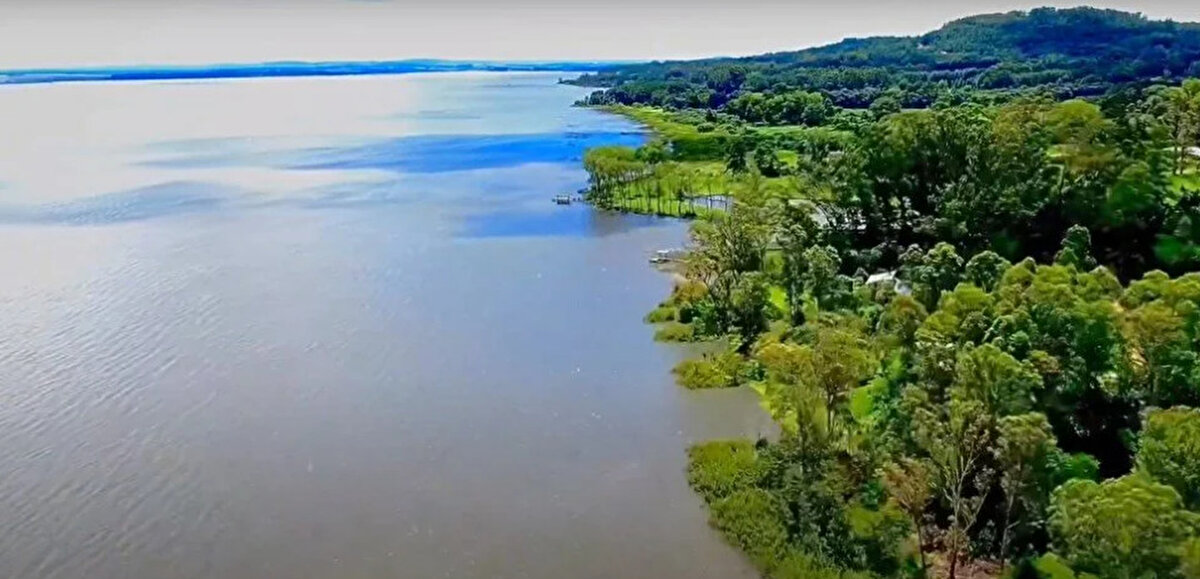 Maldonado şehrinde yer alan Laguna Del Sauce’de Uruguay’ın en lüks otelleri bulunurken, villaların değeri 700 bin dolar ile 6 milyon dolar arasında değişiyor. 