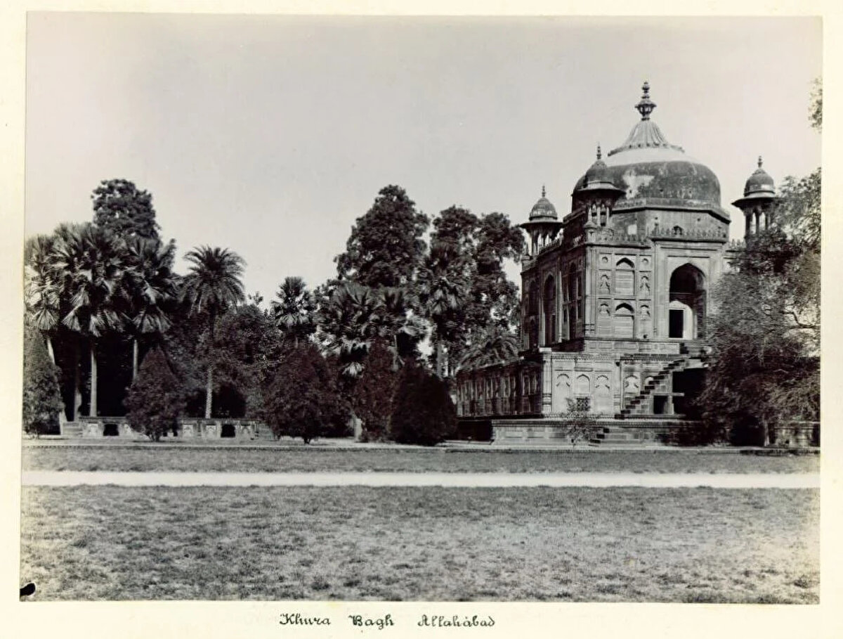  Bâbür Hükümdarı Şah Cihangir’in asi oğlu Hüsrev Mirza’nın mezarının bulunduğu Hüsrev bahçesi, 1900’ler.