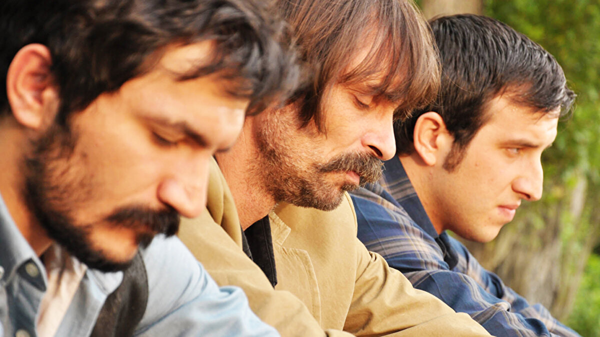 İlk hamlesini Leyla ile Mecnun dizisi için yapan Acun Ilıcalı, eski kadroyu yeniden bir araya getirerek çekimlere başladı. 