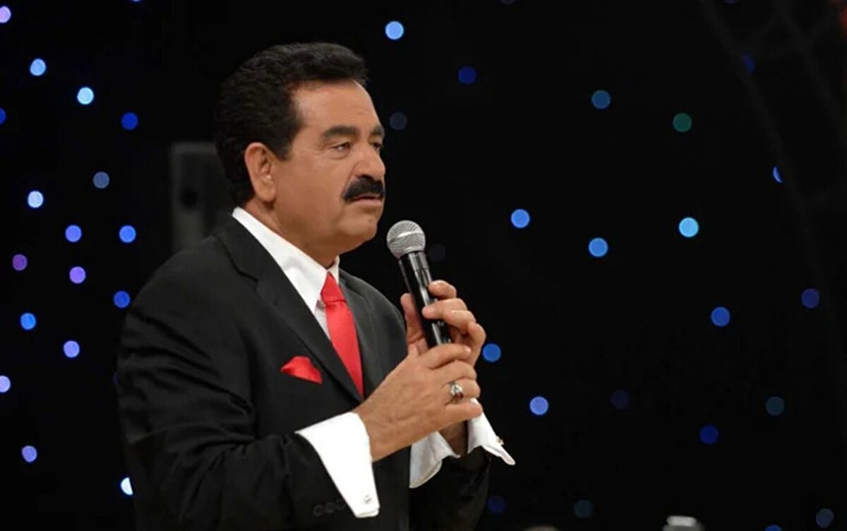 1952 yılında Şanlıurfa'da doğdu.  İbrahim Tatlıses'in annesi Kürt, babası Araptır. Tatlı olan soyadını Tatlıses olarak değiştirdi. Yedi çocuklu ve fakir bir ailenin çocuğuydu. İnşaatlarda soğuk demir ustası olarak çalıştı.  Çocukluğu Ve Sesinin Keşfedilmesi 1952'de Urfa'da - kendi tabiriyle bir mağarada - ciğerci Ahmet Tatlı’yla karısı Leyla’nın yedi çocuğunun en büyüğü olarak dünyaya geldi. İbrahim Tatlıses'in babası ve annesi Kürt Kökenlidir . Fakat Zaman zaman etnik kimliği ilgili sürekli farklı açıklamalarda bulunmuştur.