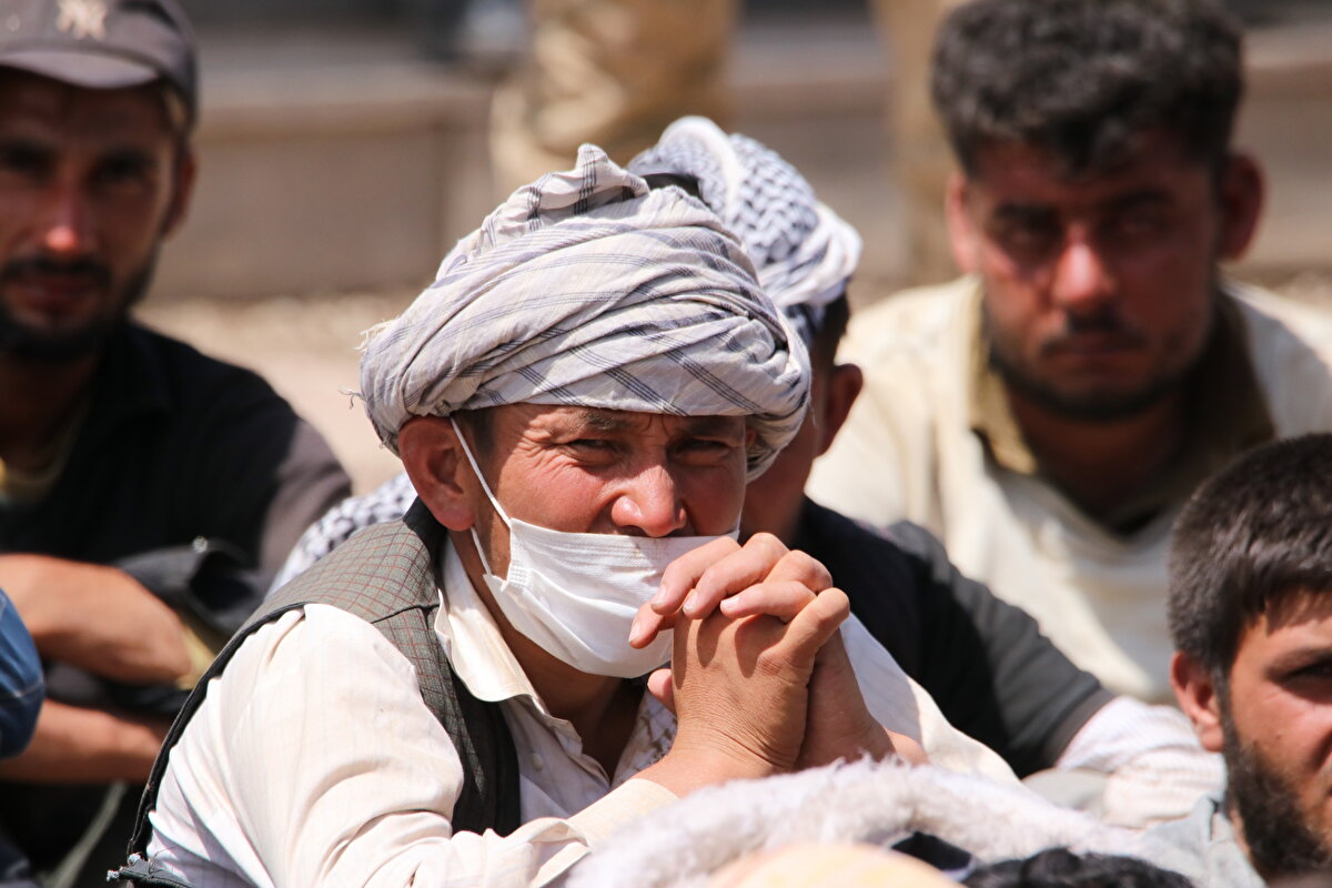 Bu kapsamda, elde edilen istihbari bilgiler doğrultusunda operasyon düzenleyen ekipler, takip sonrası durdurdukları tırda arama yaptı.