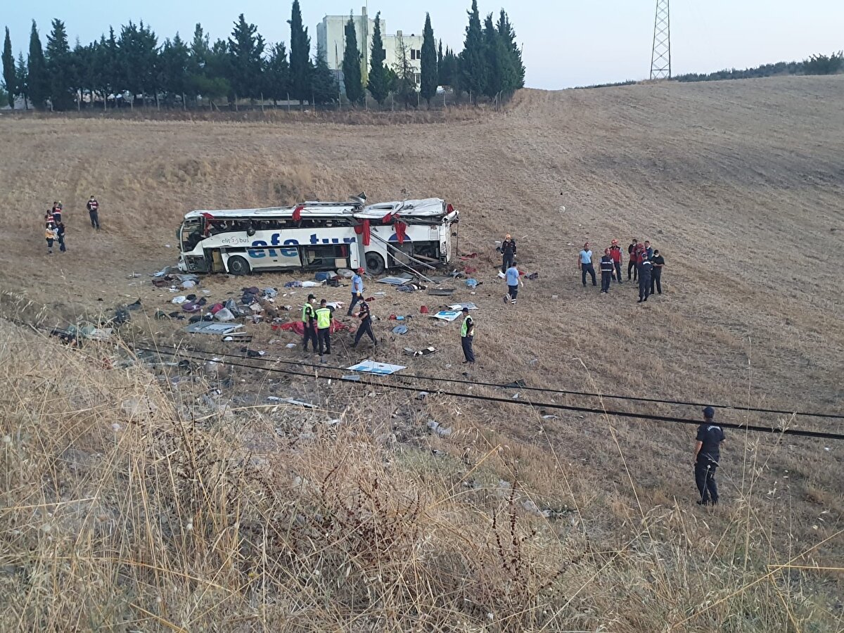 Kazada, otobüs şoförleri Kerem Başol ile Cengiz Umut’un da aralarında olduğu 15 kişi öldü, 17 kişi yaralandı. 