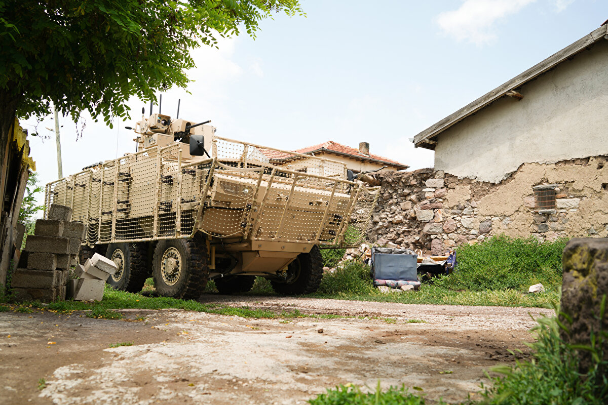 2019 yılında başlayan MKKA Projesi'nde, aracın mayın, EYP ve balistik testlerinin tamamı kullanıcıyla birlikte, FNSS tesislerinde, Türk Silahlı Kuvvetleri tatbikat sahaları ve uluslararası akredite test merkezlerinde gerçekleştirildi. Araç, beka standartlarında tanımlanan yüksek seviye mayın tehditlerinin yanı sıra EYP ve tüm yönlerden gelecek balistik tehditlere karşı test edildi. 