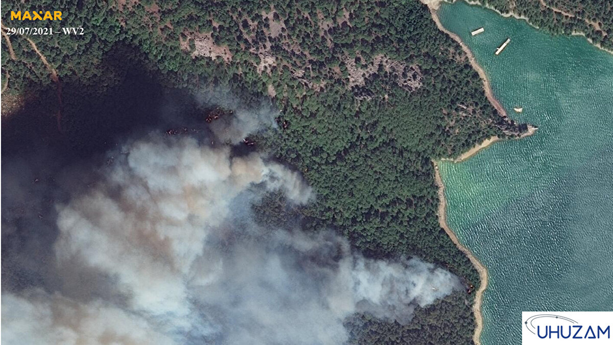 Yüksek çözünürlüklü uydu görüntülerinde, yangınların 28 Temmuz'da başladığı, 9 Ağustos'a kadar yoğun şekilde sürdüğü ve bazı bölgelerde hala yangınların devam ettiği belirlendi.
