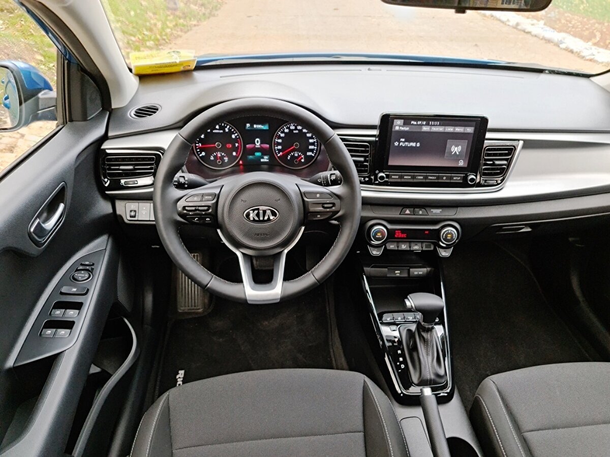 KIA Sportage  Vergisiz fiyatı: 137.900 lira  ÖTV öncesi satış fiyatı: 292.900 lira  ÖTV öncesi vergi dilimi yüzde 80  ÖTV indirimi sonrası satış fiyatı: 244.083 lira  ÖTV sonrası vergi dilimi yüzde 50  Yeni ÖTV: 68 bin 950 lira  Yeni KDV: 37 bin 233 lira