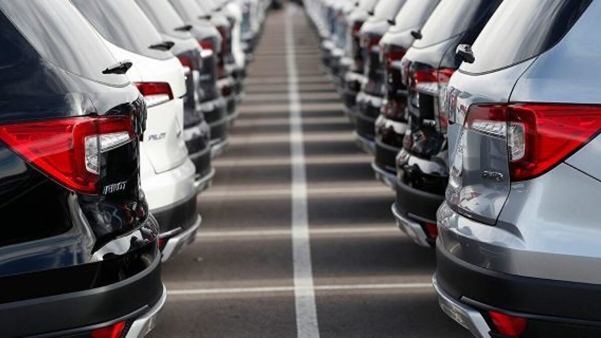 Motor silindir hacmi 1600 cm3'ü geçen, 2000 cm3'ü geçmeyen binek otomobillerde ise vergi matrahı 85 bin-135 bin TL aralığından 114 bin-170 bin TL aralığına yükseltildi.  Söz konusu araçlarda uygulanan yüzde 45, yüzde 50 ve yüzde 80'lik ÖTV dilimleri korundu.