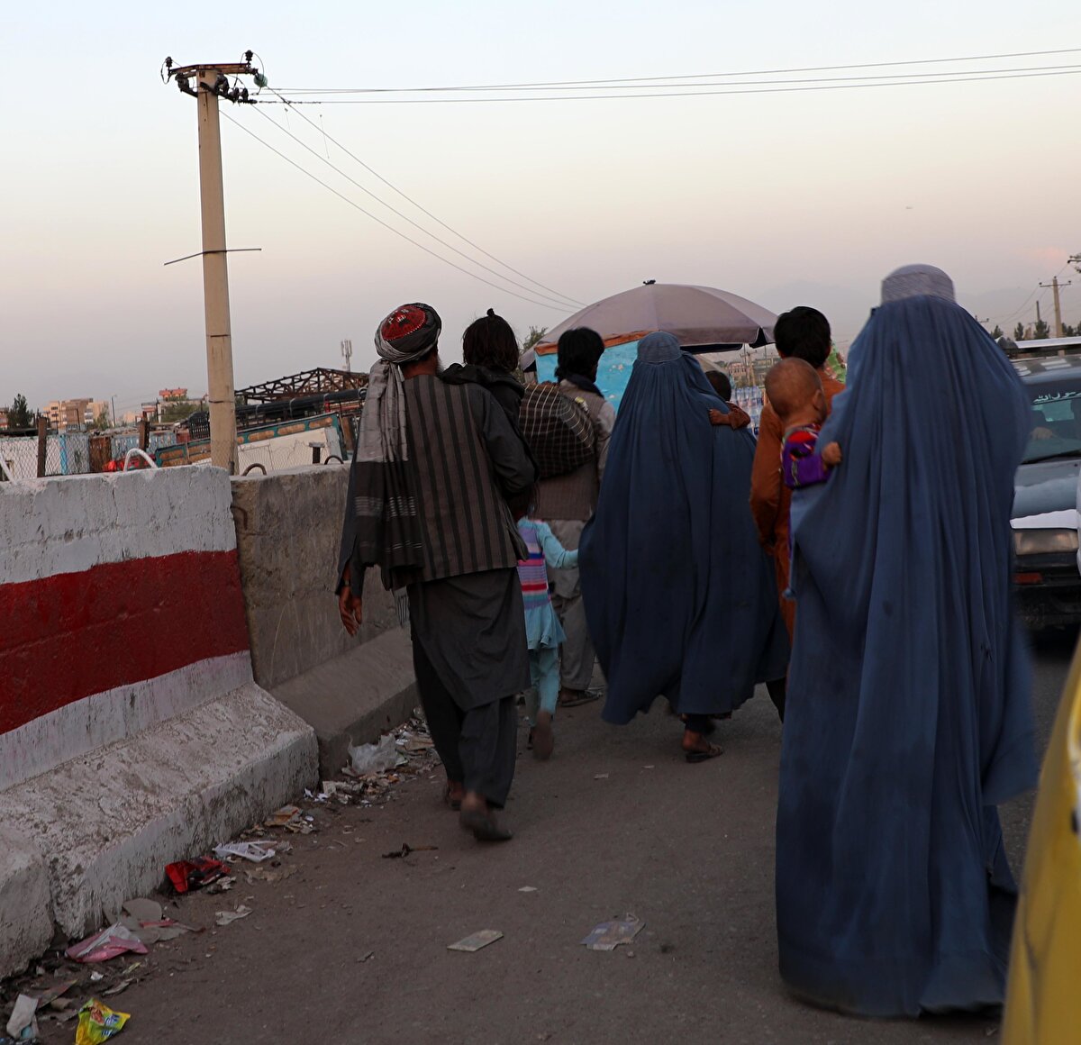 Birleşmiş Milletler İnsani İşler Koordinasyon Ofisi'nden (OCHA) yapılan açıklamada, 1 Temmuz - 5 Ağustos tarihleri ​​arasında savaştan kaçan 5 bin 800 kişinin Kabil'e sığındığı belirtildi.  