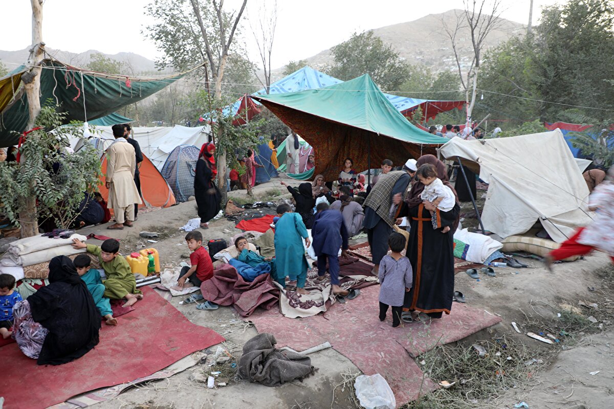 Ülkenin kuzeydoğusundaki Tahar vilayetindeki şiddet olaylarından kaçan İhsanullah Nabizade ise Tahar merkezinde Taliban militanlarıyla güvenlik güçleri arasında şiddetli çatışmalar yaşandı ve büyük tahribatlar oluştu. Herkes evlerini, eşyalarını bırakıp kaçmak zorunda kaldı. diye konuştu.  