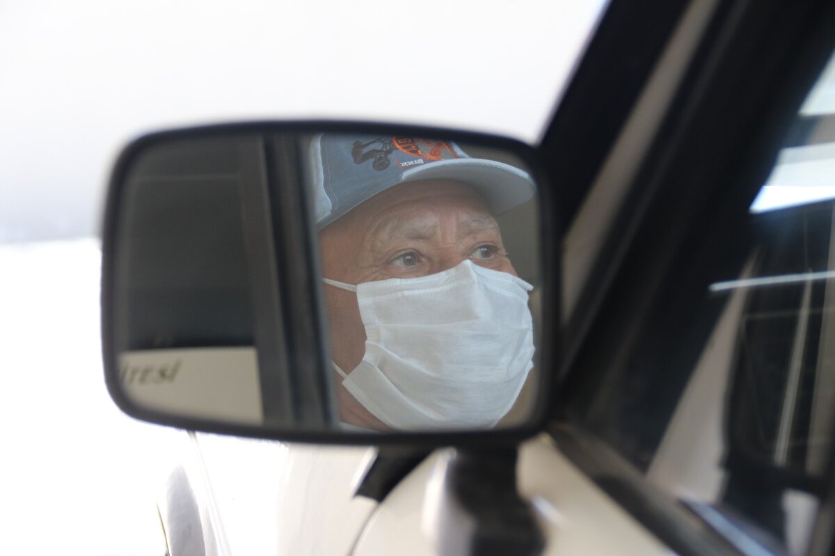 Bu ilk yardım arabasıydı. Bu araba fabrikadan nasıl alınmışsa, şu anda da öyledir. 19 sene ben kullandım ve yaşım ilerledikten sonra çocuklarım trafiğe çıkmamı istemedi. Bu araba benim hayatım” şeklinde konuştu.
