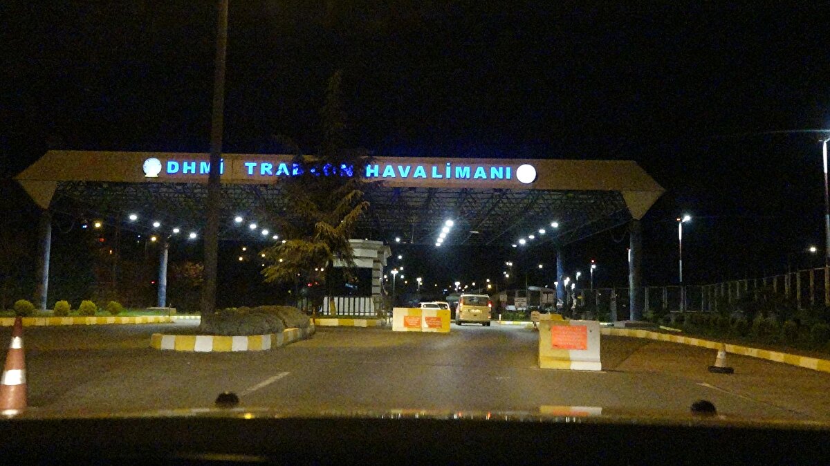 Ekiplerin deformasyon olan alandaki çalışmaları sırasında bazı uçaklar, Ordu-Giresun Havalimanı ile Samsun Çarşamba Havalimanına yönlendirildi.
