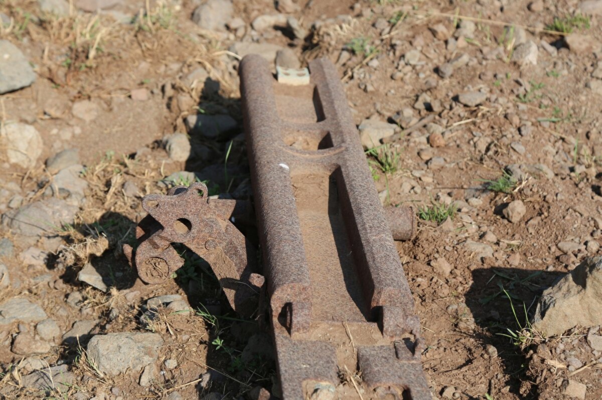 Bulunan parçalara ilişkin bilgi veren Tunceli Kent Müzesi Müdürü Kenan Öncel, "Ruslarla yapılan savaşta yöre halkının Ruslarla mücadelesi sonucunda Rus ilerleyişini bu bölgede durdurdukları ve komutanın Enver Paşa olduğu biliniyordu. Burada bulunan eserler de bunu somut olarak belgelemiş oldu" dedi.