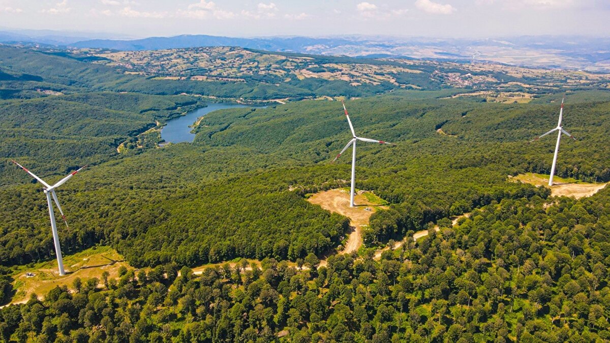 Balıkesir Büyükşehir Belediyesi Turizm Tanıtma Komisyonu ile ortaklaşa gerçekleştirilen tanıtım çekimlerinde de daha çok doğal güzellikler ön plana çıkarılarak, ilçenin her alanda farklı aktivitelere uyumlu olduğu da sergileniyor.

