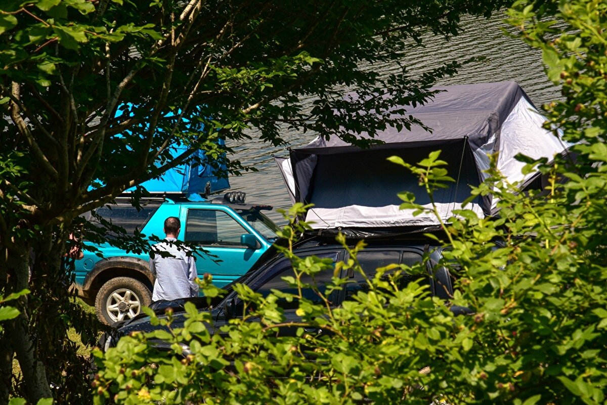 İlçede yaşayan ve off road, kamping gibi aktivitelerle uğraşan Ali Kadir Akyüz, “Susurluk’ta yaşıyorum, veteriner hekimim. Çataldağ’da göletimizde güzel kamping alanlarımız var, off road araçlarına için de uygun. Susurluk off road kulübü SUSOF adı altında bir kulübümüz var. 16’ya yakın off road aracımız var. Hem bu şekilde doğa gezileri hem de geçtiğimiz kışta yolda kalan araçlarımızı kurtarmıştık bu tarz destekli çalışmalarda yapıyoruz“ sözleri ile ilçenin doğasının bu tür etkinliklere uygun olduğunu belirterek ziyaretçilere davette bulundu.

