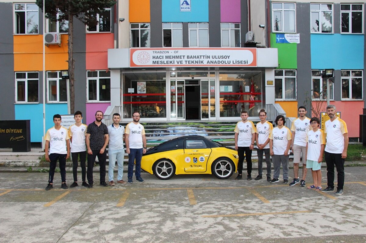 Türkiye’de 40 lisenin katıldığı yarışmada ’Simurg’’ takımı, araçlarının hafif olması ve daha fazla mesafe katedebilme özelliğini avantaj olarak kullanacak. Araçlarına güvenen öğrencilerin sonraki hedefi ise tasarımları ve yapımı kendilerine ait batarya paketi ve hub motor yapmak.
