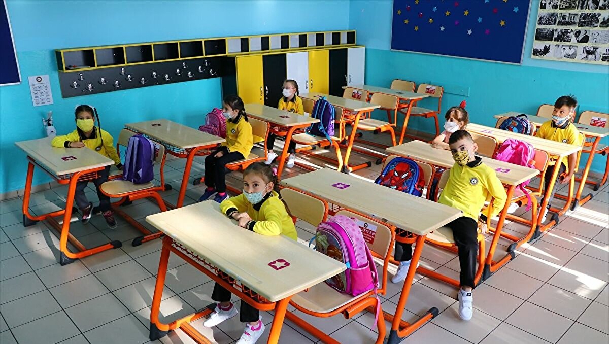 1- Türkiye genelinde eğitim alan 18 milyon dolayında öğrencinin tümü için yüz yüze eğitim ne zaman başlatılacak? Yüz yüze eğitim, tam zamanlı mı olacak?