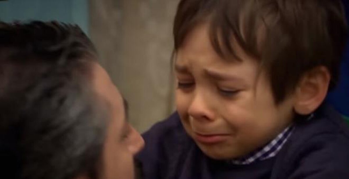 Oyuncu kadrosuyla ve hikayesiyle bir dönemin en sevilen dizileri arasında gösterilen "Öyle Bir Geçer Zaman ki"nin küçük Osman'ı büyüdü.