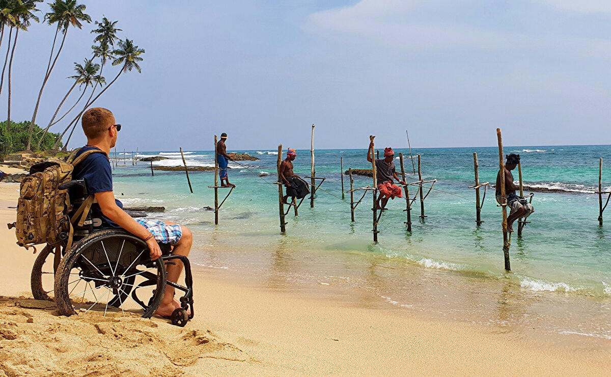 Skrobot, Zagreb'deki evinde her şeyin sıkıcı bir hal aldığına dikkati çekerek, "Uzun bir yolculuğa çıkmak istiyorum. Mesela Asya'nın güneydoğusuna gitmek istiyorum. Doğayı, insanları, Doğu'daki şehirleri çok seviyorum. Yolculuğun sonunda en çok akılda kalan tanıştığınız insanlar oluyor" diyerek sözlerini tamamladı.