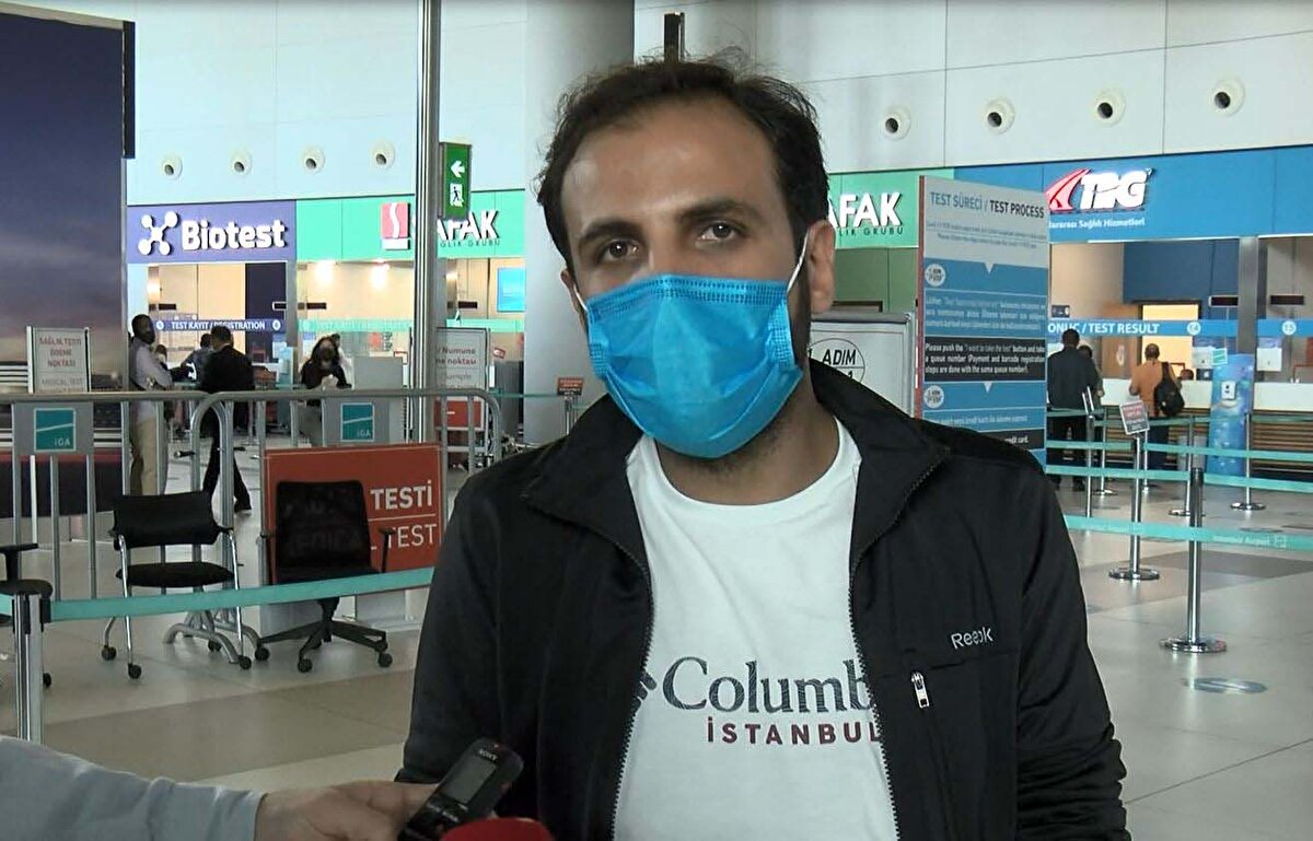 Sabah erken saatlerde havalimanına geldiğini ifade eden Sedat Kılıç, Benim sabah 06.50'de uçağım vardı. Benden test istediler. Ben bu testin ne olduğunu da anlamadım. Bana herhangi bir mesaj da gelmedi. Havalimanında 250 TL test yapılıyor. Bana hiç sormuyorlar paran var mı yok mu? Biletimi ertelemediler açığa da almadılar. Hem 250 TL teste para vereceğim hem de bilet başı 280 TL para vereceğim diyerek tepki gösterdi.  