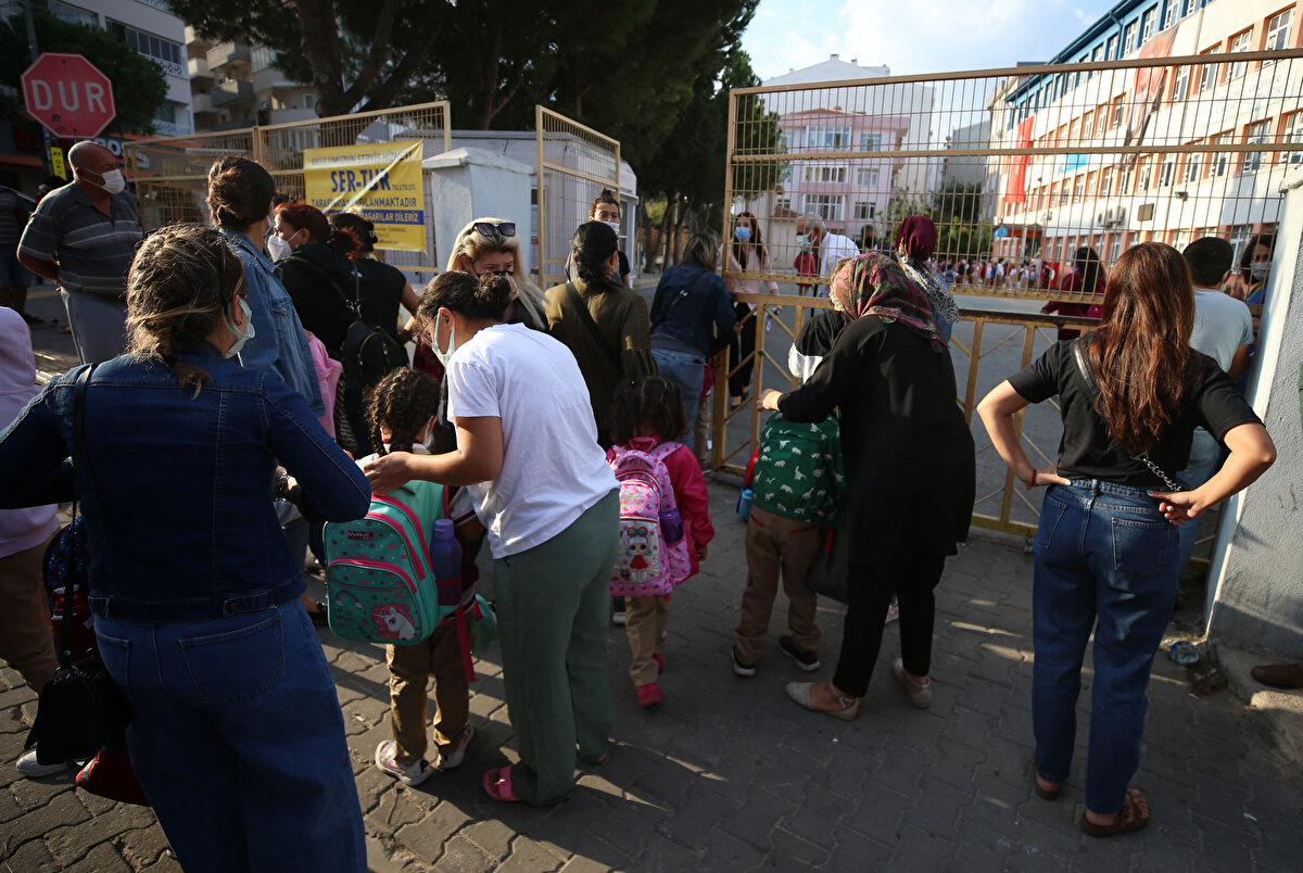 Milli Eğitim Bakanlığı tarafından açıklanan takvimle birlikte öğrenciler bu sabah itibariyle yüz yüze eğitime başladı.