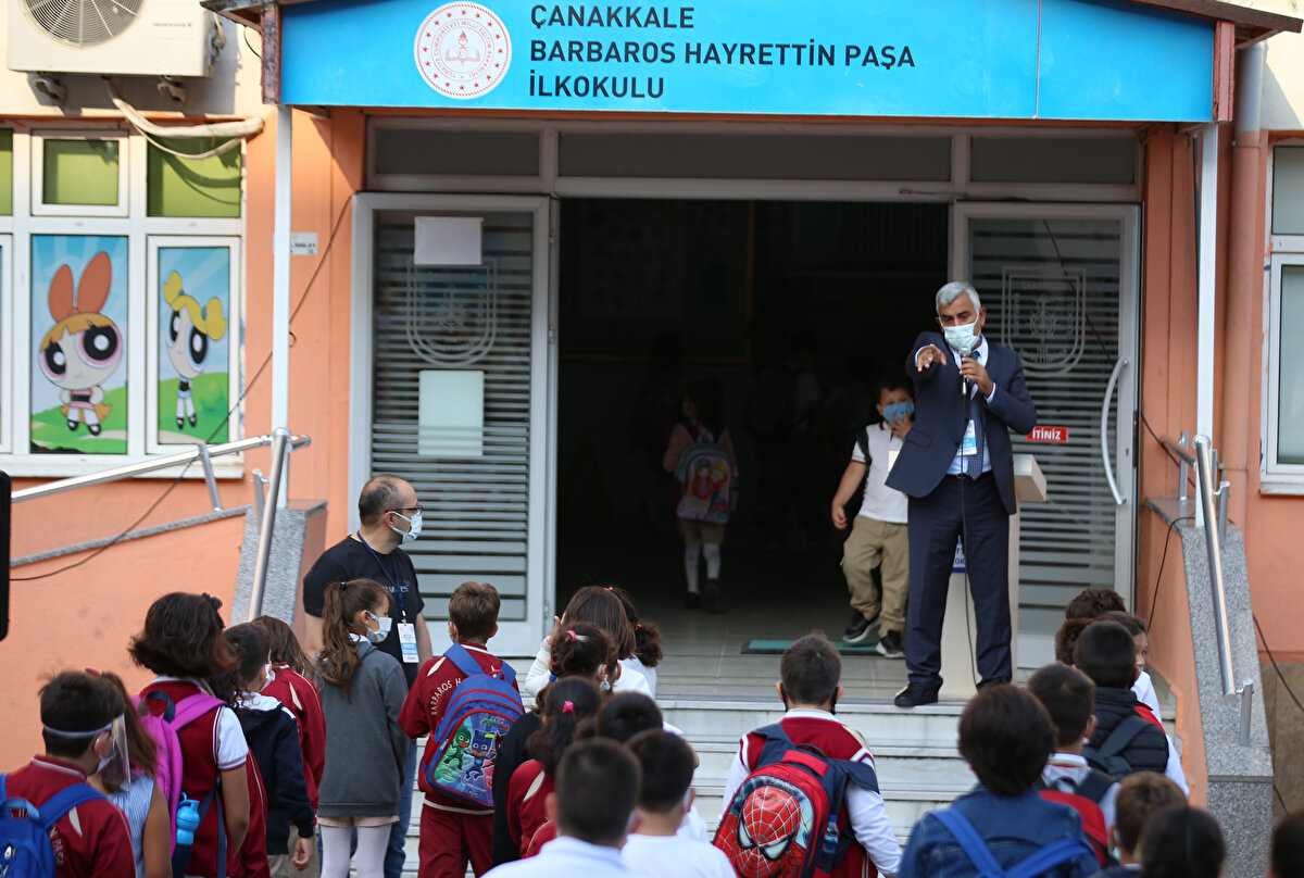 İşte okulların ilk gününden kareler;