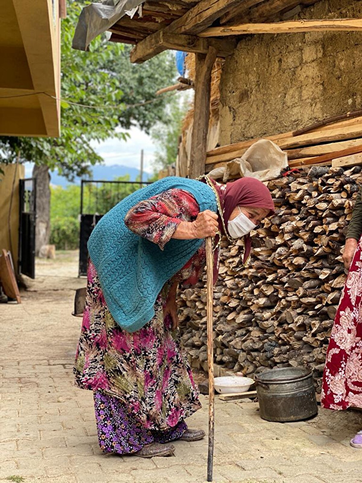 Necdet Genç de, “Aşı oldum, rahatladım, hanım da aşısını oldu. Şimdi bizim evde aşı olmayan kimse yok” dedi.
