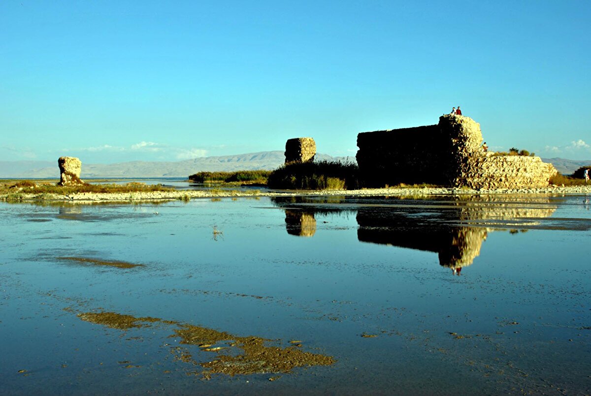 Meteoroloji Genel Müdürlüğü, temmuz ayı sıcaklık ve yağış değerlendirmesi raporlarına göre Van ve çevresi son yılların en kurak dönemini yaşıyor.