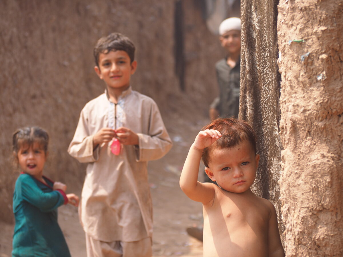 Afganistan'daki eski yönetimler zamanında adaletsizlikler yaşandığını savunarak, "Taliban’ın gelmesinden memnunuz. Huzur ve barış olduğunda ülkemize gideceğiz." ifadesini kullandı.

Taliban'ın dönüşünün ardından mülteci kampından Afganistan'a geri dönenler olduğunu dile getiren Nimetullah, "Bizim akrabalardan ve mahalleden yaklaşık 15-20 aile gitti." dedi.