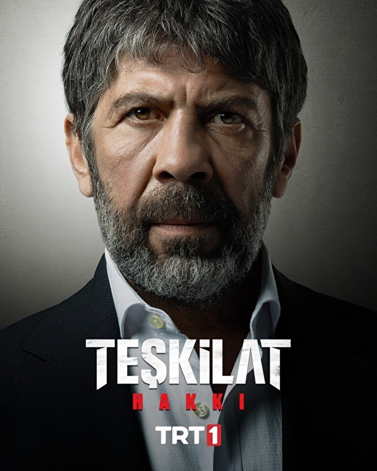 Yılların tecrübesiyle insan davranışlarının analizinde uzman olmuş, tehlikenin kokusunu çok önceden alan: Hakkı Dayı