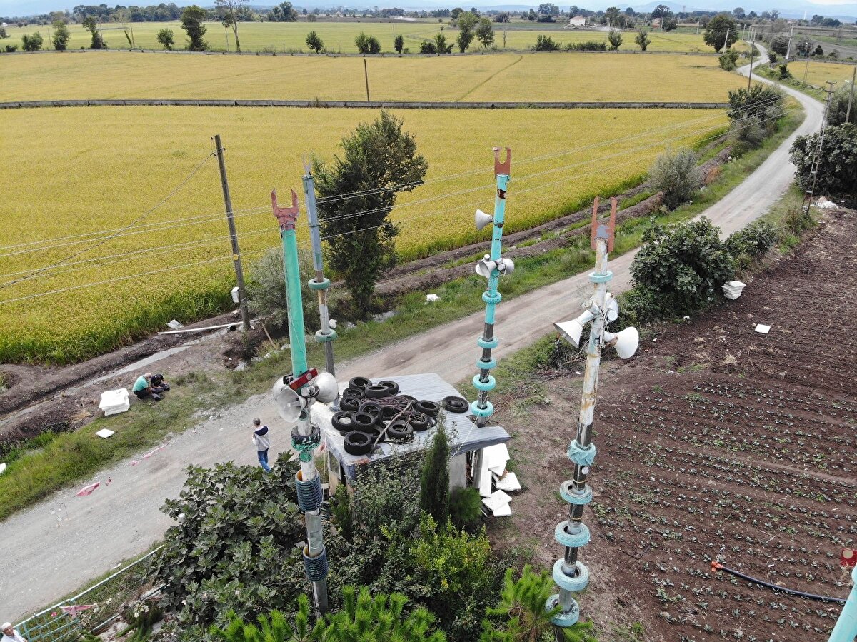 Mescitte fahri imamlık yapan Ramazan Gündüz, mescidi 2002 yılında Umre ziyareti sonrası oradaki camilerden esinlenerek 2005 yılında yaptı.