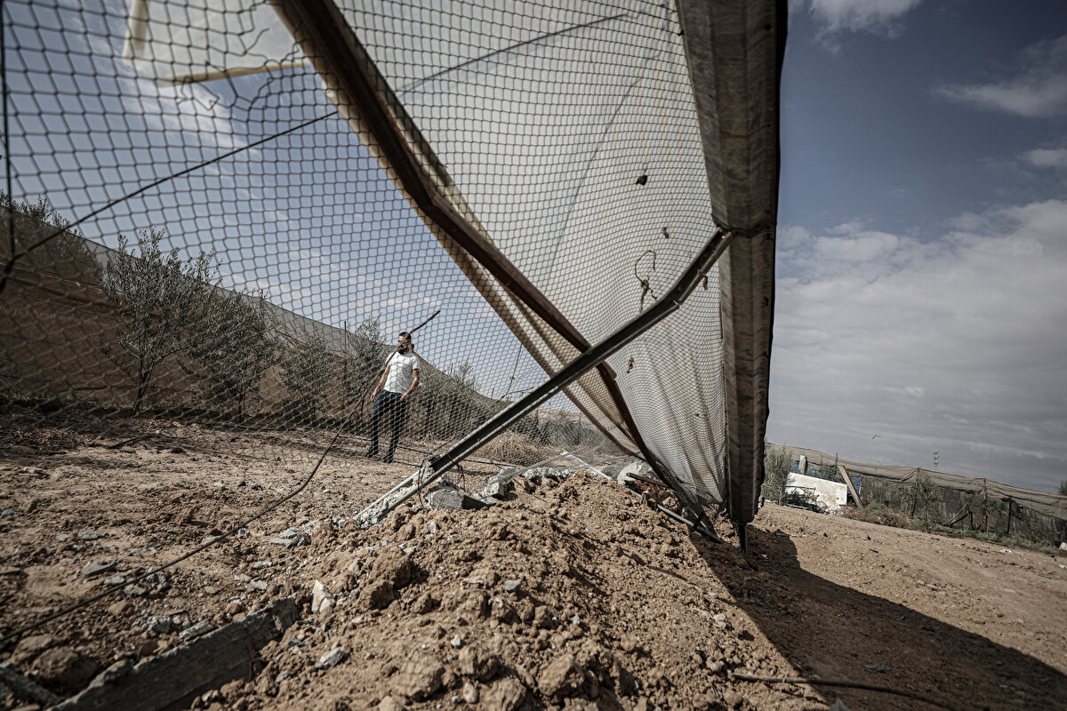  Ebu Cezer, kendi çiftliği dışında yakında bulunan iki çiftliğin de hedef alındığını ifade ederek, bunların dört Filistinli ailenin tek geçim kaynağı olduğunu ve bugün çiftliklerin yıkılmasından sonra başka bir geçim kaynağı bulma umutlarının kalmadığını dile getirdi.  