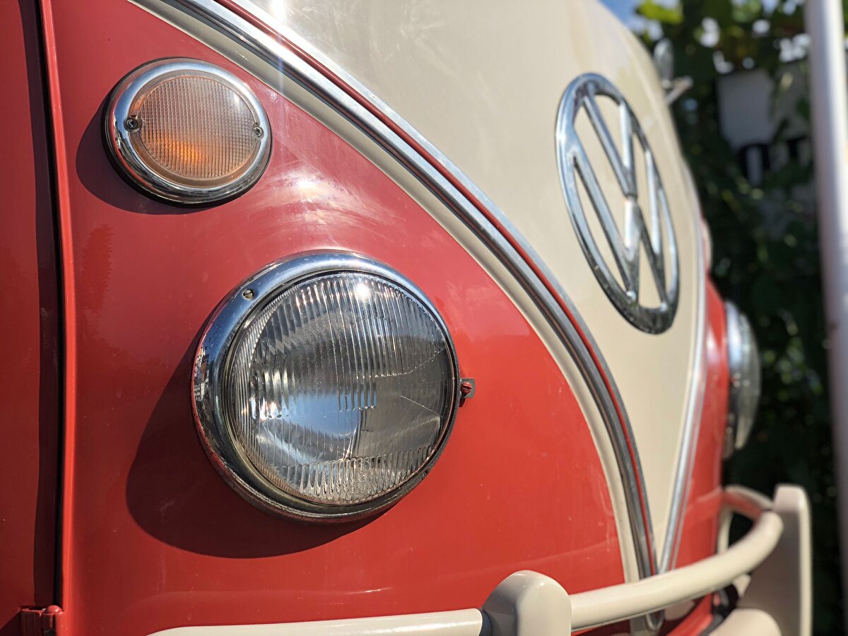 Almanya'da nostalji olduğu için değerli. Aynı şekilde gümrükten geldiği gibi gemiyle Almanya'ya göndereceğiz.

