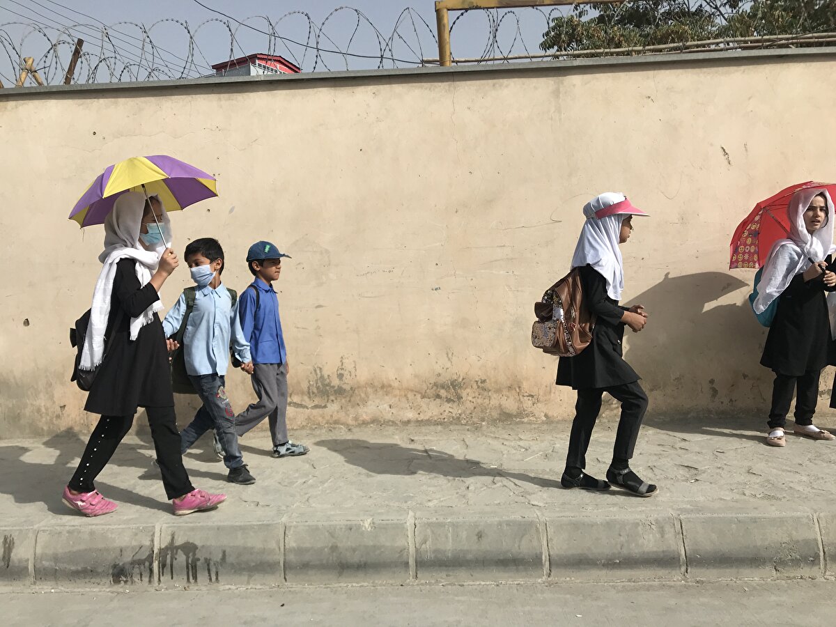 Öte yandan Afganistan'a dair en çok merak edilen meselelerden biri olan eğitim de Taliban sonrası dönemde rutinine dönmüş durumda.