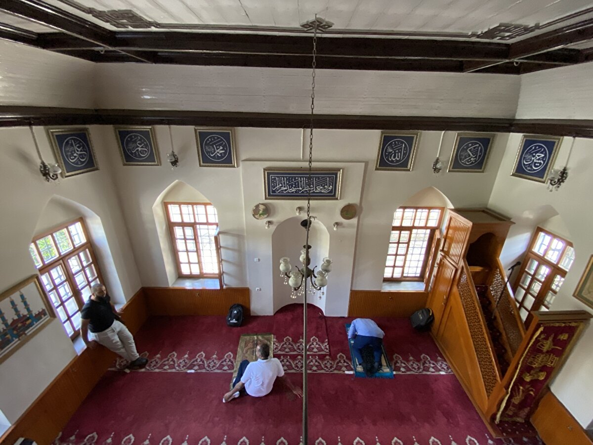 Tam 8 kelimeden oluşan caminin ismini vatandaşlar hem hatırlamakta hem de söylemekte güçlük çekiyor.  