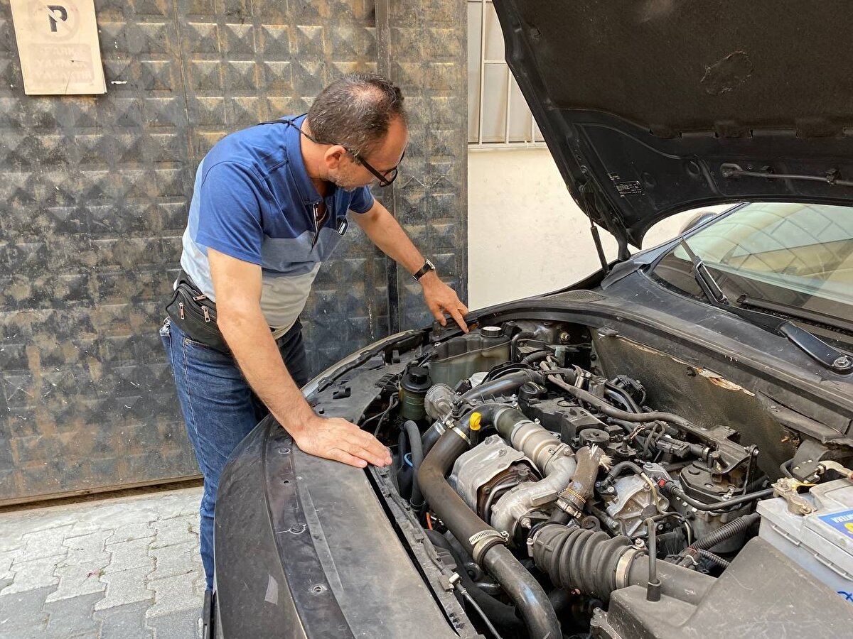 Üsküdar'da internet üzerinden gördüğü 2. el otomobil ilanı için ilan sahibiyle görüşen İsa Kaya, aracı satın alarak evine dönüş yaptığı esnada aracın motor kısmından dumanlar yükselmeye başladı. Aracı tamirhaneye götüren Kaya, yaklaşık 6 ay boyunca satın aldığı otomobilin çıkardığı farklı arızalar nedeniyle defalarca tamirhanenin yolunu tuttu. Kaya, son gittiği ustanın söylediği sözler sonrası ise hayatının şokunu yaşadı.