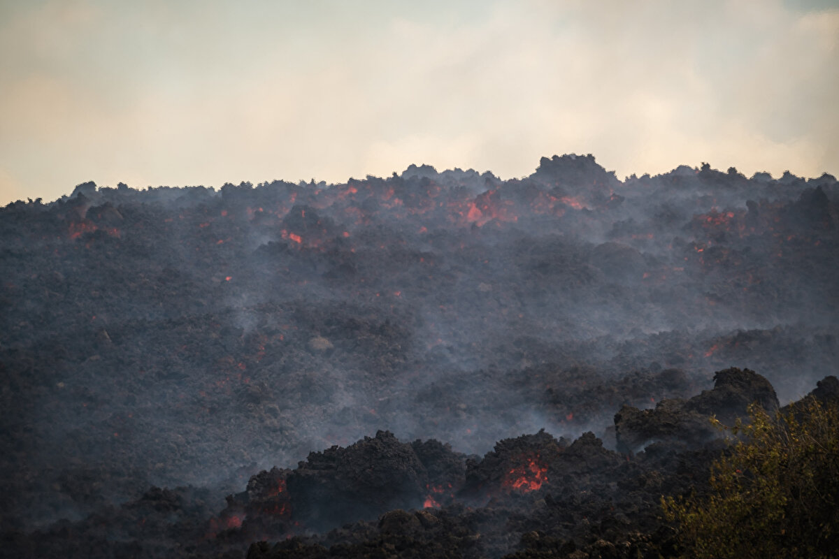 İspanya'da en son yanardağ patlaması 1971 yılında, La Palma Adası'nın güneyindeki Teneguia yanardağında olmuştu.