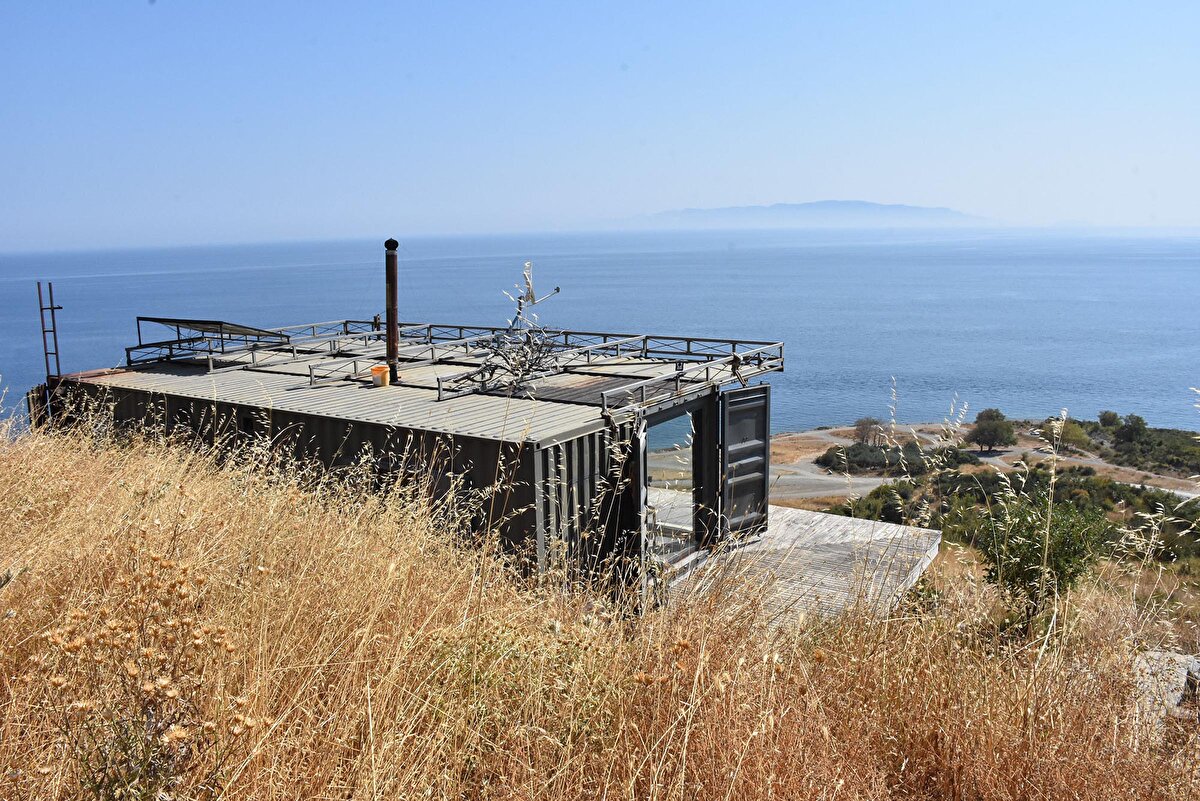 Elektrik problemini güneş panelleri ve jeneratör ile çözdüklerini söyleyen Nilüfer Ayvacıklı, emeklilik döneminde yapmak istediklerini pandemi sürecinde gerçekleştirdiklerini dile getirdi. 