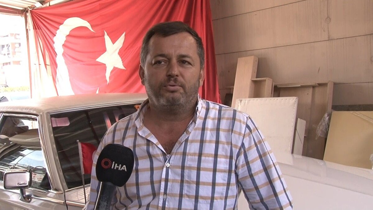 4 yıl önce arabayı gördüğünde çok heyecanlandığını ve hemen almak istediğini anlatan oto lastik tamircisi Mahmut Çınar, Bundan yaklaşık 4 yıl önce arkadaşım eski arabaya olan merakımı bildiği için telefon açtılar 'abi tam senlik bir şey bulduk' diye. Aldık, sonra kullanmaya çıktık, 80 kilometreye geldiğinde arabada bir sarsıntı hissettim, araba yatıyor, muhtemelen lastiğinin tabanları bozulmuştur dedim. Söktük, lastikler sağlamdı, jantın bir tanesinde deformasyon vardı. Bu jant farklı, eski bisiklet jantlarını andıran bir jant. Telli model, akort yapılarak kullanılan bir jant. Sonra Burak Amerika'yla yazıştı, birkaç gün bekledik sonra cevap geldi. Jantın takım olarak 4 adet satıldığını, Amerika'daki fiyatının 12 bin dolar olduğunu söylediler. Bize de çok pahalı geldi, kargoyla 20 bin doları bulacak. Biz tamir takımı istedik oradan, ellerinde olmadığını söylediler. Ben de o zaman sağlam çıkma bir jant verin dedim. Bunun fabrika ayarlı bir akort olduğunu sonradan akort tutmadığını ısrarla söylediler diye konuştu.