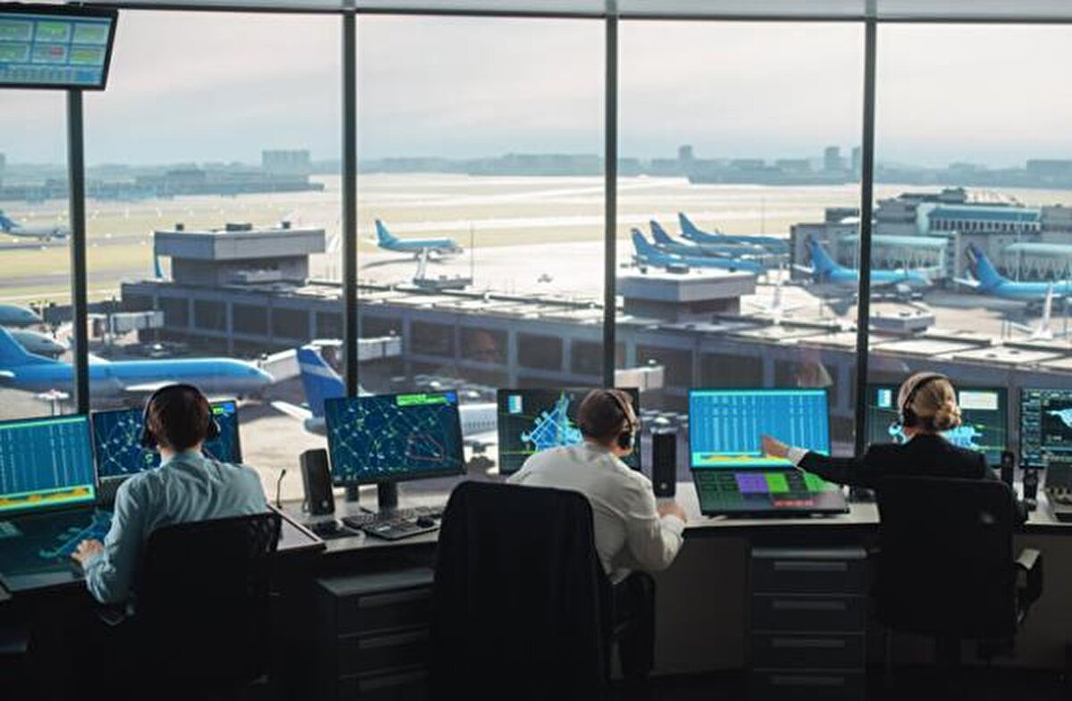 Ancak FAA, cep telefonlarının uçak moduna alınması şartını getirdi.