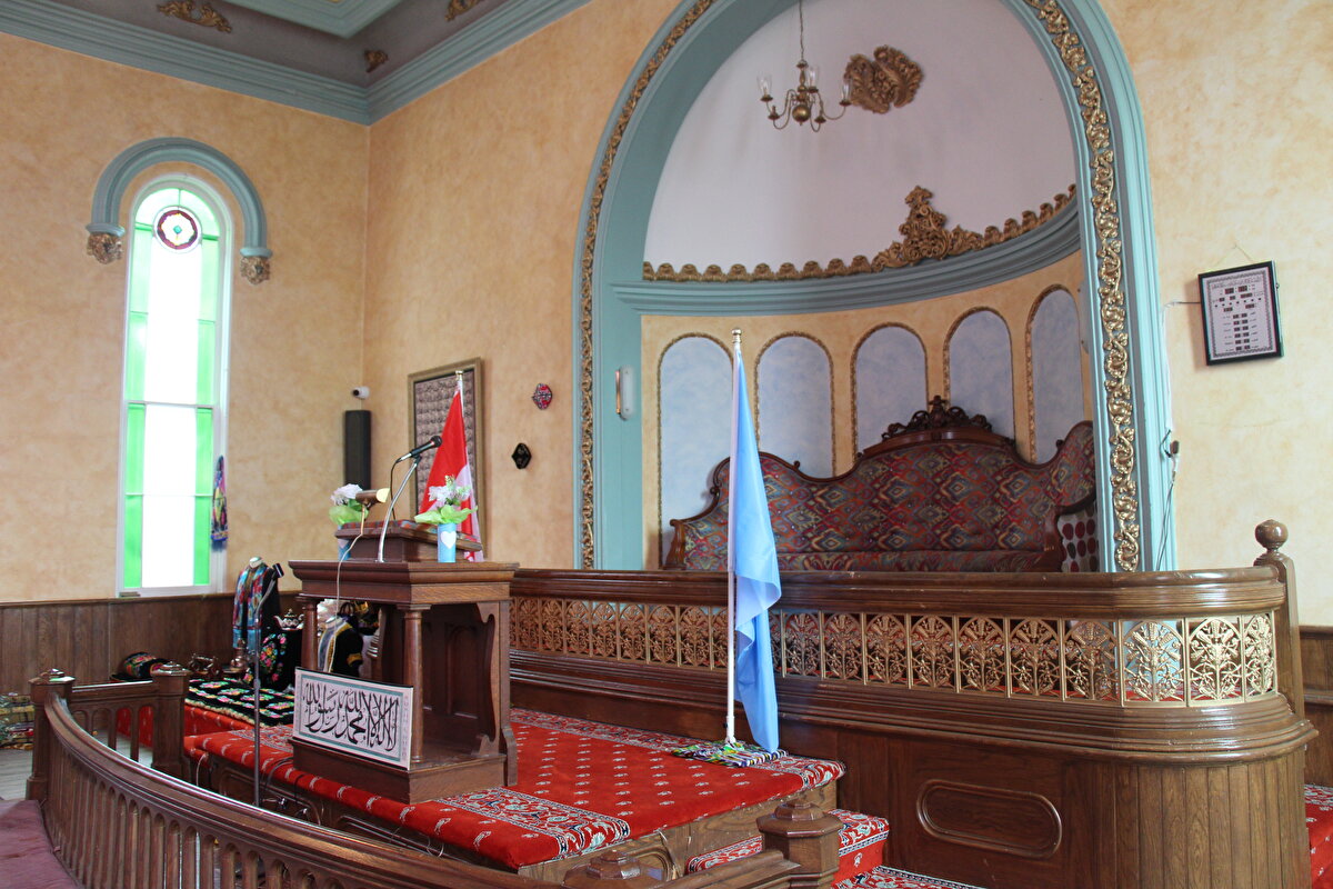 Kanada Uygur Türkleri Derneği Genel Sekreteri İtibar Artış, yaptığı açıklamada, satın aldıkları kilisenin hem cami hem de toplum merkezi olarak hizmet vereceğini söyledi.