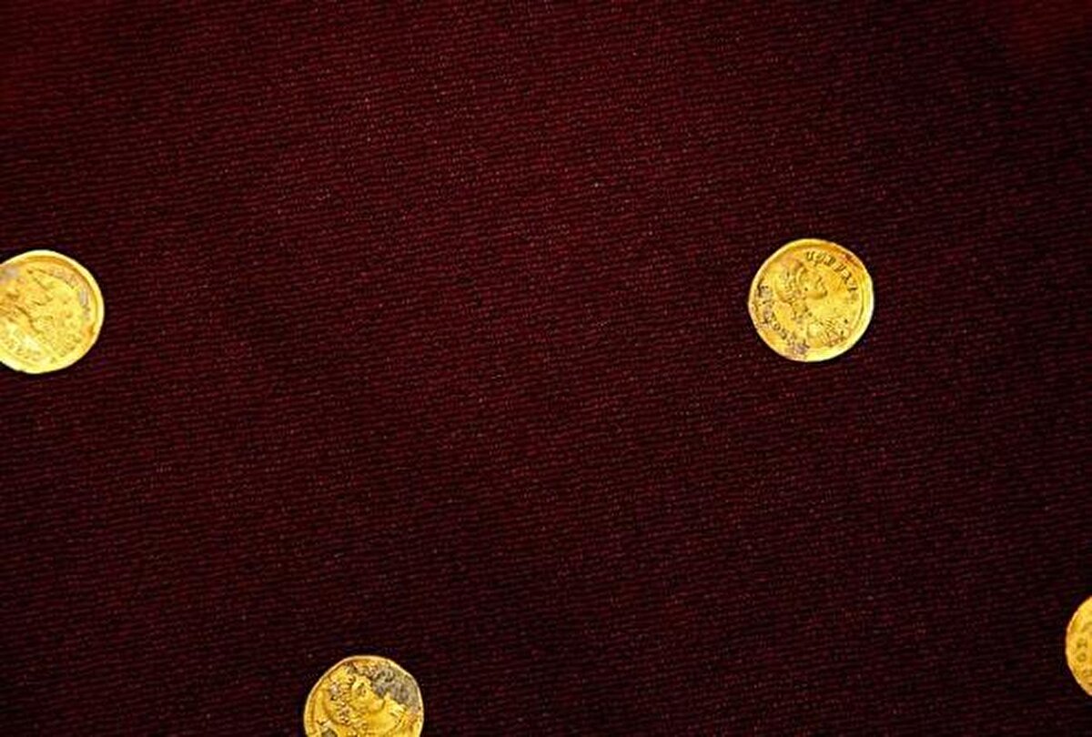 Luis Lens Pardo ve César Gimeno Alcalá isimli dalgıçlar Akdeniz'in sahil kasabalarından Xàbia'da aileleriyle tatil yaparken önemli bir keşfe imza attı.