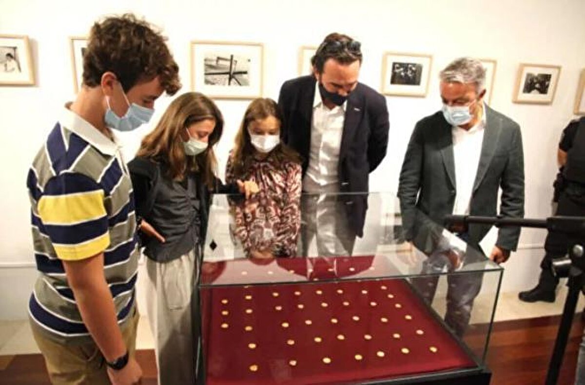 Hazine, Avrupa'da bulunan ve Roma İmparatorluğu'ndan kaldığı belirlenen, en büyük altın sikke koleksiyonlarından biri oldu.