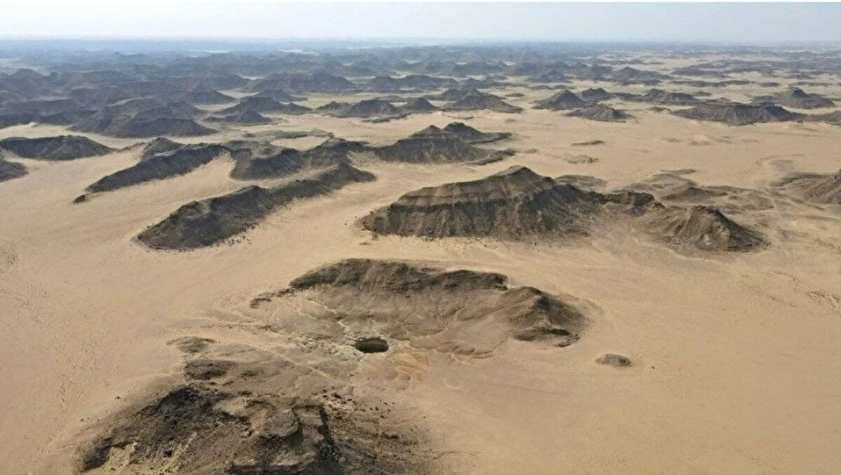 Berehut Kuyusu, diğer adıyla Cehennem Kuyusu için bir ilk gerçekleştirildi. Ummanlı mağara keşifleri, Yemen'deki 112 metrelik Cehennem Kuyusunun dibine inen ilk insanlar oldu.