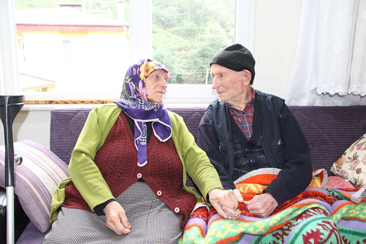 Tereyağını çok sevdiğini söyleyen Dursun Ali Keskin, "Önceden 5 ineğimiz vardı. Tereyağını çok severim. Her gün mutlaka bir kaşık tereyağı yerim. Gurbetlerde çok çalıştım. Samsun'a çalışmaya gitmiştim. Atatürk vapurla gelmişti. Orada gördüm kendisini. Gençti. Cumhuriyet ilan edildiğinde Of'taydım. Burada kutlamalara katıldım" diye konuştu.